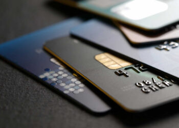 شروط الحصول على بطاقة بنكية دولية.. اعرف الأوراق المطلوبة