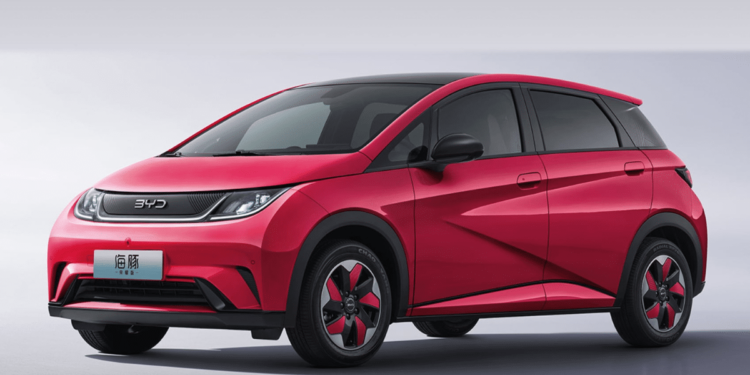شركة BYD تطلق سيارة مميزة يمكنها السباحة