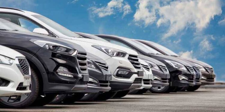 انخفاض أسعار السيارات يتواصل وطرح موديلات 2025 في هذا الموعد.. الشعبة توضح