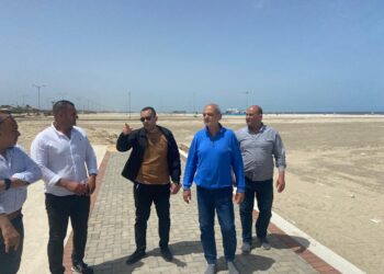 مدينة دمياط الجديدة تستعد لاستقبال الصيف بتطوير الشاطىء العام ورفع كفاءة المحاور الرئيسية