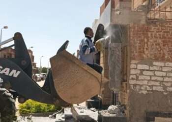 وزير الإسكان: استرداد ٩٥٨٧م٢ بالسويس الجديدة وإزالة مخالفات بناء بالشروق وزايد وبني سويف الجديدة