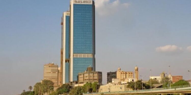 البنك الأهلي المصري يمول مشروعات تجارة الأدوات والأجهزة الكهربائية حتى 3 ملايين جنيه