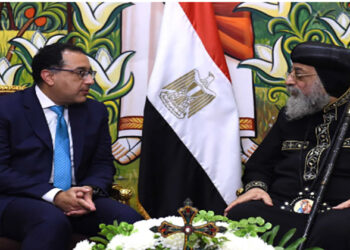 رئيس الوزراء يهنئ البابا تواضروس الثاني بعيد القيامة المجيد