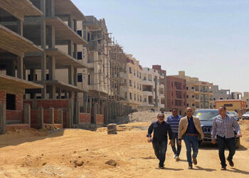 الإسكان: إطلاق التيار الكهربائي وتشغيل محطة الصرف الصحي في أراضي “بيت الوطن” بالقاهرة الجديدة