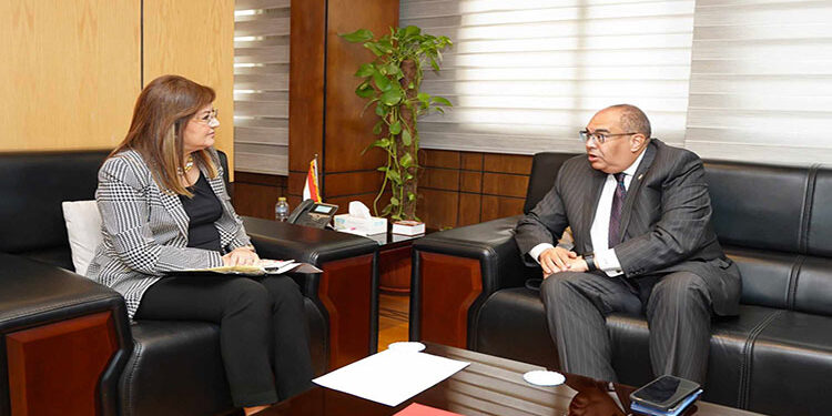 هالة السعيد تبحث مع محمود محي الدين تطورات الدورة الثالثة من المبادرة الخضراء الذكية