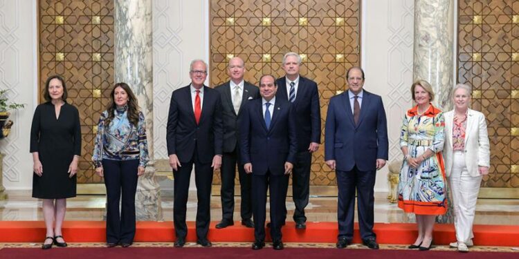 الرئيس السيسي يستقبل وفداً من أعضاء الكونجرس الأمريكي من الحزبين الديمقراطي والجمهوري