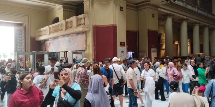 توافد كبير للزائرين المصرييين بمتاحف الآثار في اليوم العالمي للمتاحف