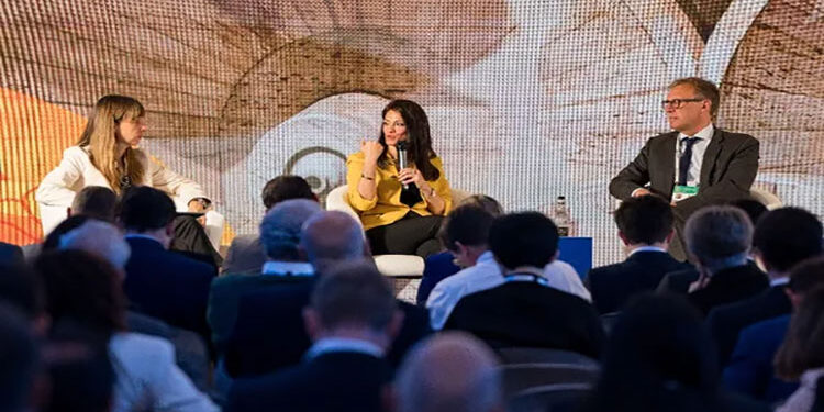التعاون الدولي: إشادات عالمية بمنصة «نوفي» لتشجيع الاستثمارات المناخية