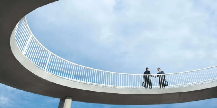 شراكة بين ديل وإريكسون لتسريع التحول السحابي لشبكات الاتصالات