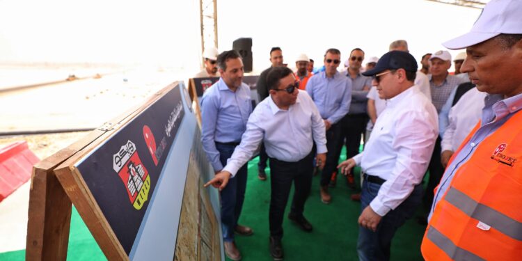 وزير البترول يؤكد أهمية الجهود الاستباقية لتحديث البنية الأساسية وتطويرها