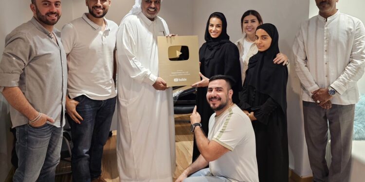 يوتيوب يتوج أوان بالدرع الذهبي