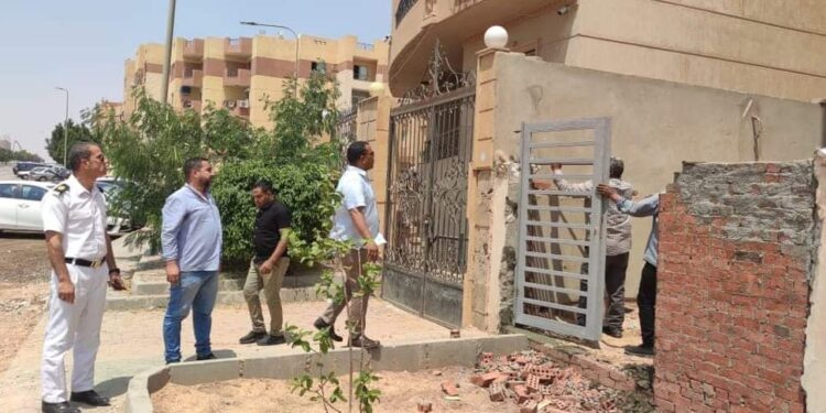 وزير الإسكان: إيقاف وإزالة مخالفات بناء في حملات مكبرة بمدن الشروق والعبور وسوهاج الجديدة