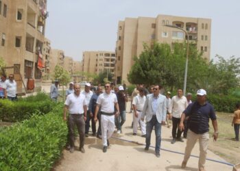 وزير الإسكان يُصدر قرارًا بإزالة مخالفات بناء بالساحل الشمالي