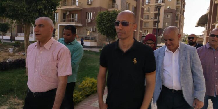 نائب رئيس “المجتمعات العمرانية” يكلف بعمل الاختبارات المطلوبة لأعمال الطرق بالقاهرة الجديدة
