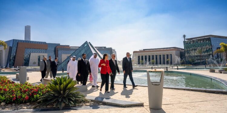 جامعة مصر للمعلوماتية تستقبل رئيس جامعة الشارقة لتعزيز العلاقات والتعاون الأكاديمي