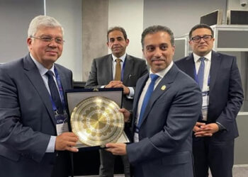 وزير التعليم العالى يلتقي بوزير التربية والتعليم الإماراتي