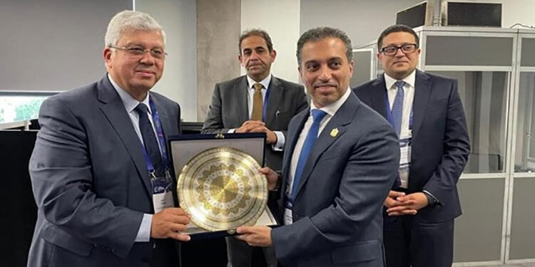 وزير التعليم العالى يلتقي بوزير التربية والتعليم الإماراتي