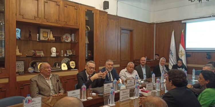 رجال أعمال إسكندرية والتمثيل التجاري يناقشان زيادة الصادرات وسُبل إنجاح الصفقات