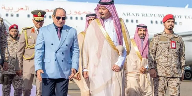 الرئيس السيسي يصل إلى المدينة المنورة لزيارة المسجد النبوي