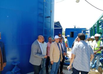 نائب رئيس هيئة المجتمعات العمرانية يتابع سير العمل بمشروعات مدينة أخميم الجديدة