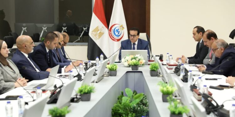 وزير الصحة يوجه بمراجعة عدد العمليات الجراحية في كل قطاعات