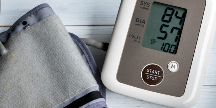 جمال شعبان يكشف طرق تخفيف الضغط المنخفض في الحر