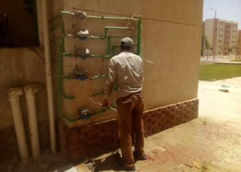 بالعاشر من رمضان والشروق.. حملات إزالة وصلات المياه الخلسة وتحصيل المديونيات