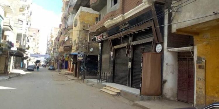 رئيس الوزراء: غلق المحلات التجارية 10 مساء باستثناء السوبر ماركت