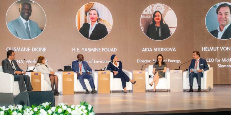 وزيرة البيئة تشاركة فى الجلسة الحوارية تحت عنوان ” تعزيز الاقتصاد الأخضر والدائري في مصر”