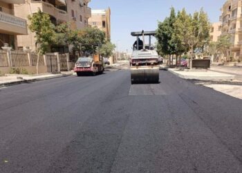 الإسكان: رفع كفاءة وتطوير الطرق بمدن القاهرة الجديدة و 15مايو والعبور والشيخ زايد