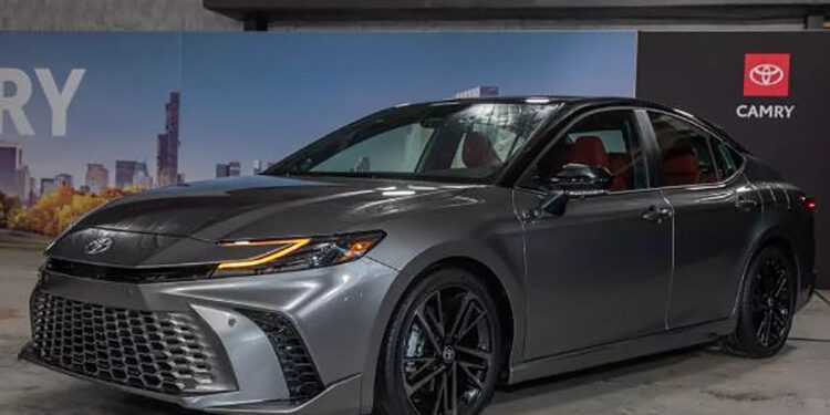 مواصفات تويوتا كامري 2025 الهايبرد