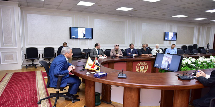 وزير العمل يُطلق البث التجريبي للمنصة الإلكترونية للعمالة غير المنتظمة بمحافظة القليوبية