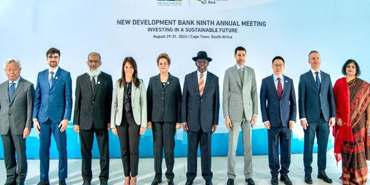 وزيرة التخطيط تُلقي كلمة مصر في الجلسة الرئيسية لاجتماع مجلس محافظي البنك بجنوب أفريقيا