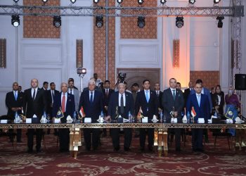 وزير التعليم العالي يشهد احتفالية حزب حماة الوطن لتكريم أوائل الشهادات الثانوية