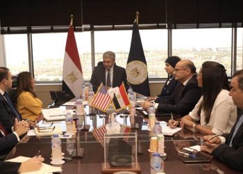 وزير السياحة يلتقي بسفيرة الولايات المتحدة الأمريكية بالقاهرة لبحث تعزيز أوجه التعاون السياحي والأثري