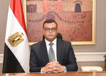 وزير الإسكان يتابع موقف تنفيذ مشروعات مياه الشرب والصرف الصحى بمحافظة البحيرة