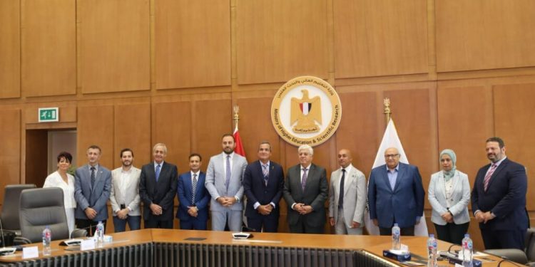 وزير التعليم العالي يشهد توقيع مذكرة تفاهم لإنشاء فرع جامعة روان الدولية بالعاصمة الإدارية الجديدة