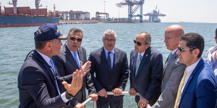 رئيس اقتصادية قناة السويس: نعمل على قدم وساق لإنهاء تطوير منطقة شرق بورسعيد المتكاملة