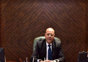 وزير العمل يدعو المواطنين العاملين بالإمارات بتسوية أوضاعهم