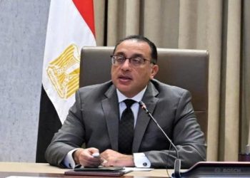 رئيس الوزراء يُتابع جهود اللجنة الطبية العليا والاستغاثات خلال أغسطس الماضي