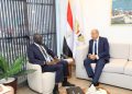 لقاء وزير الطيران المدني مع وزير النقل بجنوب السودان ضمن فاعليات معرض مصر الدولي للطيران والفضاء ٢٠٢٤ .