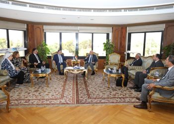 وزير الطيران المدني يبحث والقومية لضمان جودة التعليم والاعتماد آفاق التعاون المشترك