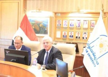 وزير التعليم العالي يجتمع بمجلس جامعة حلوان