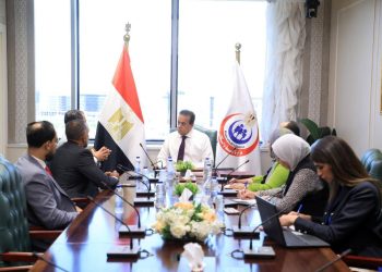 وزير الصحة والسكان يلتقي رؤساء مجلس إدارات الشركات التابعة لمجموعة «فارما جروب»