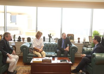 وزير الثقافة يلتقي سفير الاتحاد الأوروبي بالقاهرة لبحث أوجه التعاون بين الجانبين