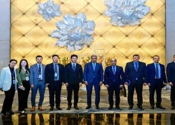 وزير السياحة يواصل لقاءاته المهنية خلال زيارته الرسمية للعاصمة الصينية بكين