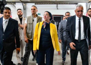وزيرة البيئة فى زيارة تفقدية لمصنع “أجريما سترز” لصناعة الورق والكرتون بمدينة السادس من أكتوبر