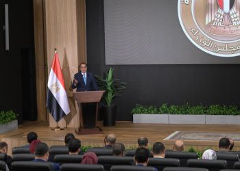 رئيس الوزراء يؤكد ضرورة الاستمرار في تنويع قنوات الاتصال مع مختلف أطياف المجتمع