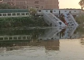 عاجل.. تصادم قطارين سكة حديد في المنيا وسقوط عربات في ترعة الإبراهيمية