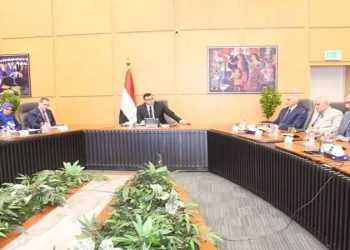 وزير الإسكان يتابع سير العمل بهيئة المجتمعات العمرانية الجديدة وأجهزة المدن الجديدة